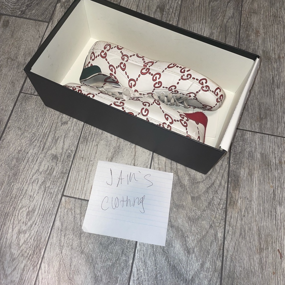 Gucci shoes